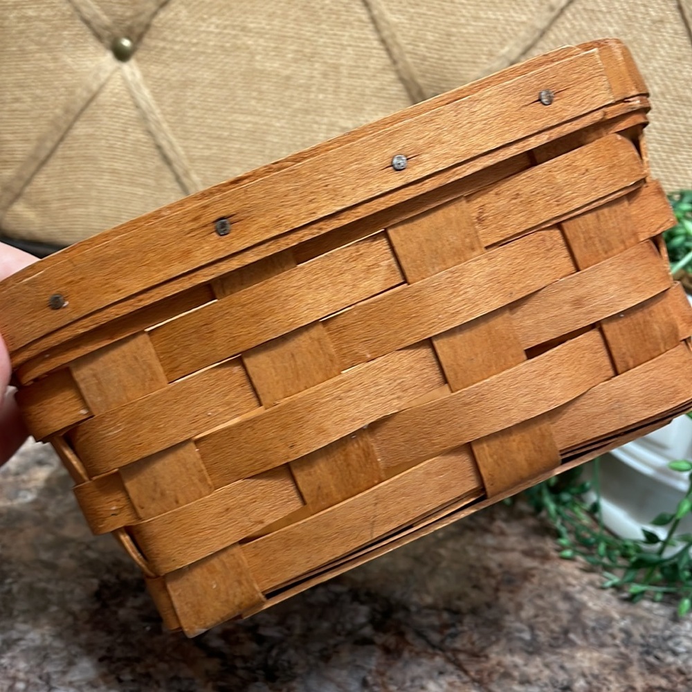Vintage Longaberger basket - Picture 5 of 11